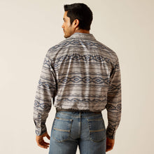 Load image into Gallery viewer, Ariat Mens VentTEK Outbound Classic Fit Shirt.