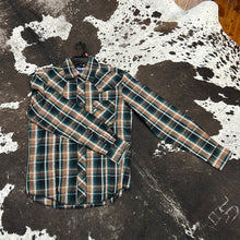 Load image into Gallery viewer, Men’s Wrangler Forest Green LS Snap Up
