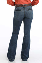 Load image into Gallery viewer, Cinch Women&#39;s Slim Fit Lynden Jeans.