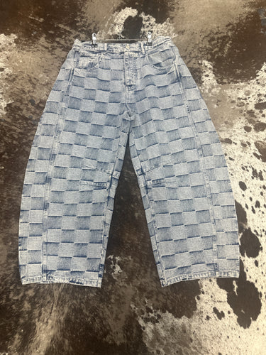 Women’s Mineral Washed Checker Print Barrel Jeans.