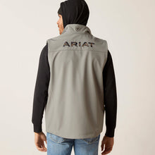Load image into Gallery viewer, Ariat Mens Logo Softshell Vest.
