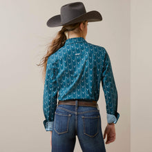 Load image into Gallery viewer, Womens Steerhead Print Kirby Button Up.