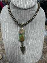 Load image into Gallery viewer, Beaded Stone/Arrowhead Necklace.