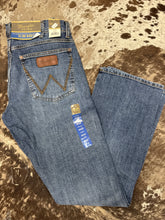 Load image into Gallery viewer, Wrangler Men&#39;s Retro Slim Boot Jean