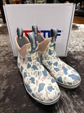 Load image into Gallery viewer, Women’s XTRATUF Ivory Duck Camo