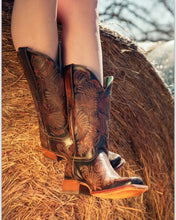 Load image into Gallery viewer, Women’s Corral Distressed Black Floral Embroidery Boot