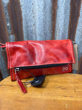 Load image into Gallery viewer, BedStu Black Amina Clutch