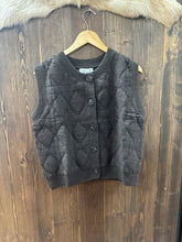 Load image into Gallery viewer, Women’s She+Sky Button Down Sweater Vest