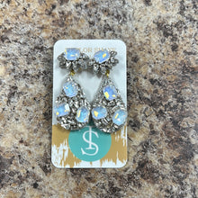 Load image into Gallery viewer, Gianna Beaded Drops.