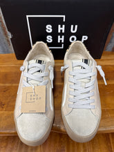 Load image into Gallery viewer, Shu Shop Robbie Sneaker