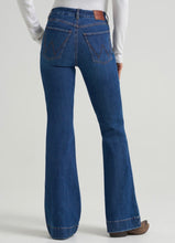 Load image into Gallery viewer, Wrangler Bespoke Trouser Reina - Ladies Jeans
