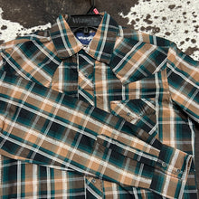 Load image into Gallery viewer, Men’s Wrangler Forest Green LS Snap Up