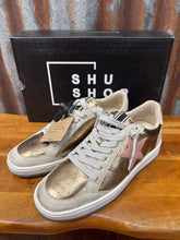 Load image into Gallery viewer, Shu Shop Paz Golden Sneaker
