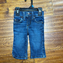 Load image into Gallery viewer, Wrangler Kids Jeans.