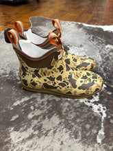 Load image into Gallery viewer, Men’s Duck Camo 6” Ankle Deck Boot