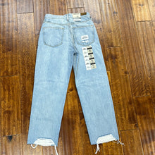 Load image into Gallery viewer, Ariat Womens Tomboy Straight Ultra High Rise Jeans.