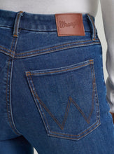 Load image into Gallery viewer, Wrangler Bespoke Trouser Reina - Ladies Jeans