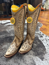 Load image into Gallery viewer, Women’s Sand Embroidery and Studs Boots