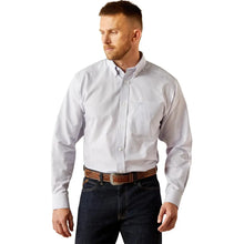Load image into Gallery viewer, Ariat Men Wrinkle Free Don Classic Fit Blue Shirt.