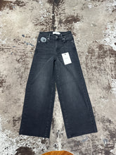 Load image into Gallery viewer, Women’s Black Cropped Wide Leg Jeans
