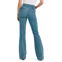 Load image into Gallery viewer, Woman’s Wrangler High Rise Retro Bailey Trouser
