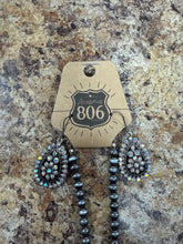 Load image into Gallery viewer, Pink Panache Western Bolo Style Burnished Pearl Necklace And Earring Set
