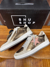 Load image into Gallery viewer, Shu Shop Paz Golden Sneaker
