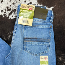 Load image into Gallery viewer, Wrangler 20X Men&#39;s Slim Straight Jean