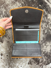 Load image into Gallery viewer, Women’s Ariat Lynn Wallet