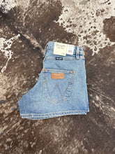 Load image into Gallery viewer, Women’s Wrangler Retro Mae Mid-rise Shorts