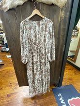 Load image into Gallery viewer, Long Sleeve Cream Woven Print Tiered Maxi Dress With Pockets