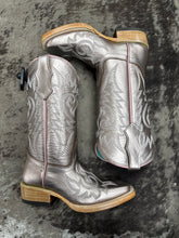 Load image into Gallery viewer, Girls Corral Lilac Metallic Boot