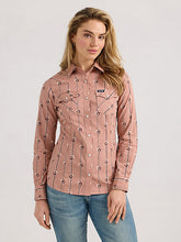 Load image into Gallery viewer, Wrangler Womens Dusty Rose Retro Stripe Snap Up.