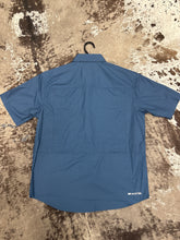 Load image into Gallery viewer, Men’s Ariat VentTek Blue Outbound Short Sleeve Button Up