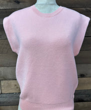 Load image into Gallery viewer, Solid Sleeveless Sweater Top.