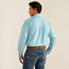 Load image into Gallery viewer, Ariat Kamron Fitted Shirt.