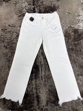 Load image into Gallery viewer, Vervet Mid Rise Crop Straight Jean