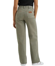 Load image into Gallery viewer, Wrangler Women’s Loose Straight Leg Jeans.