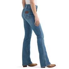 Load image into Gallery viewer, Wrangler Women’s Retro Bailey Bootcut Jeans.