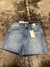 Load image into Gallery viewer, Judy Blue Woman’s High Waisted Slim Shorts