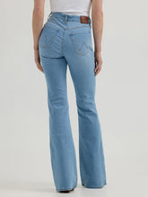 Load image into Gallery viewer, Wrangler Women’s Bespoke Harmony Flare Jeans.