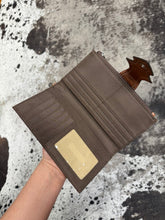 Load image into Gallery viewer, Women’s Justin Billet Strap Wallet