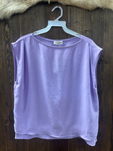 Load image into Gallery viewer, Sleeveless Solid Color Top.