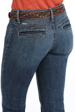 Load image into Gallery viewer, Cinch Women&#39;s Slim Fit Lynden Jeans.