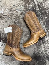 Load image into Gallery viewer, Men’s Corral Brown Embroidery Square Toe Bott