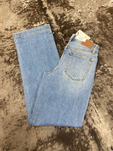 Load image into Gallery viewer, Judy Blue Woman’s High Waist Straight Fit Jeans