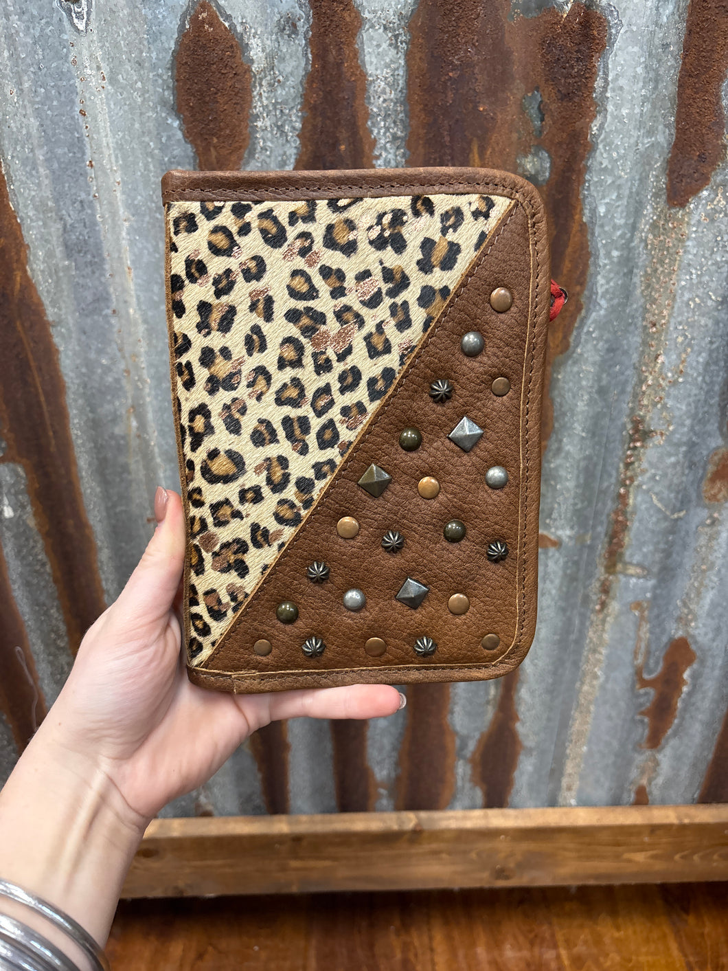 STS Leopard Magnetic Wallet