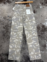 Load image into Gallery viewer, Women’s Hidden Camo Mid Rise Classic Straight Jean