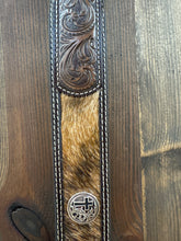 Load image into Gallery viewer, Men’s Cow Hide Cross Button Belt