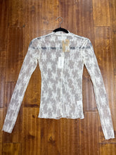 Load image into Gallery viewer, Women’s Veveret White Lace LS Top